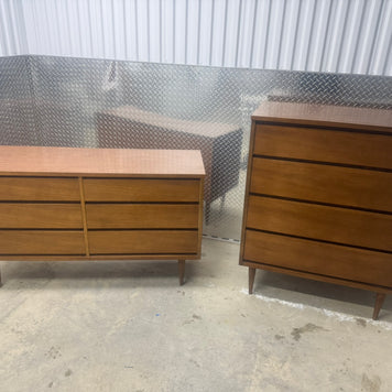 Bassett Six-Drawer Lowboy with Mirror