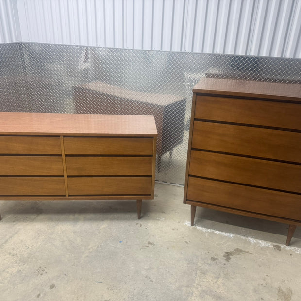 Bassett Six-Drawer Lowboy with Mirror
