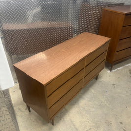 Bassett Six-Drawer Lowboy with Mirror
