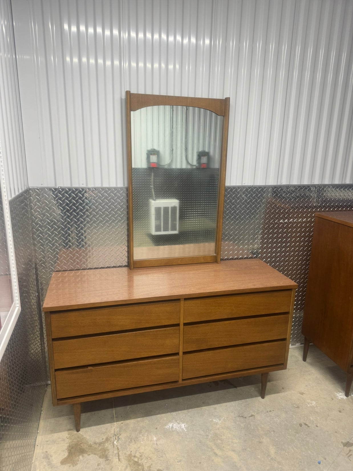 Bassett Six-Drawer Lowboy with Mirror