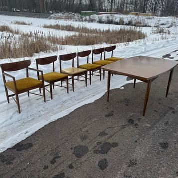 American of Martinsville “Dania” Collection Extending Dining Table with Six Chairs