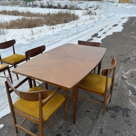 American of Martinsville “Dania” Collection Extending Dining Table with Six Chairs