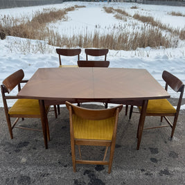 American of Martinsville “Dania” Collection Extending Dining Table with Six Chairs