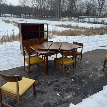 American of Martinsville “Dania” Collection Extending Dining Table with Six Chairs