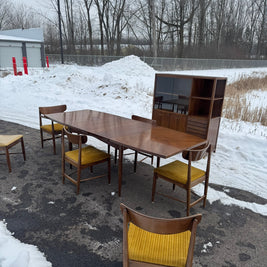 American of Martinsville “Dania” Collection Extending Dining Table with Six Chairs