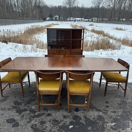 American of Martinsville “Dania” Collection Extending Dining Table with Six Chairs